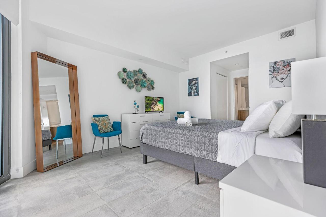 Exclusive High-rise In Edgewater Appartement