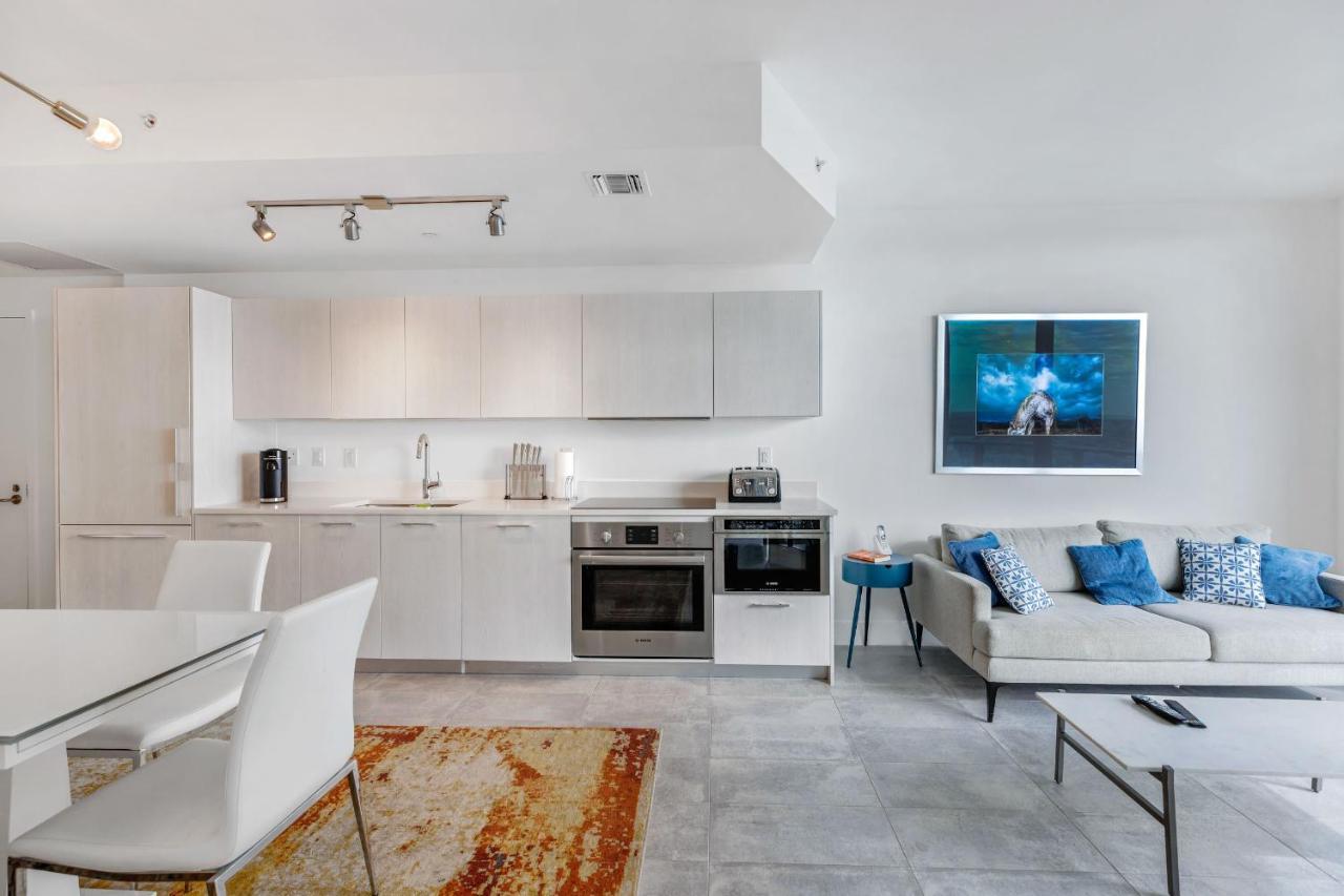 Exclusive High-rise In Edgewater Appartement *